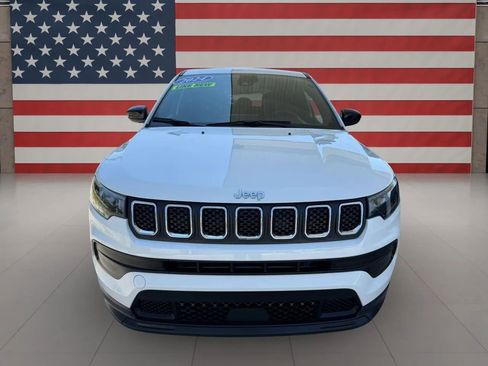 Used 2024 Jeep Compass Sport AWD/4WD image 2