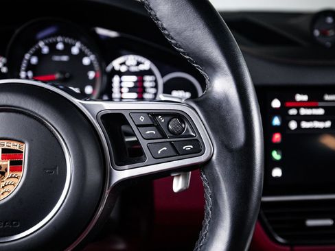Certified 2023 Porsche Cayenne AWD/4WD image 16