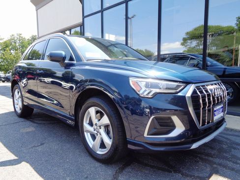 Used 2020 Audi Q3 2.0T Premium Plus w/ Premium Plus Package AWD/4WD image 3