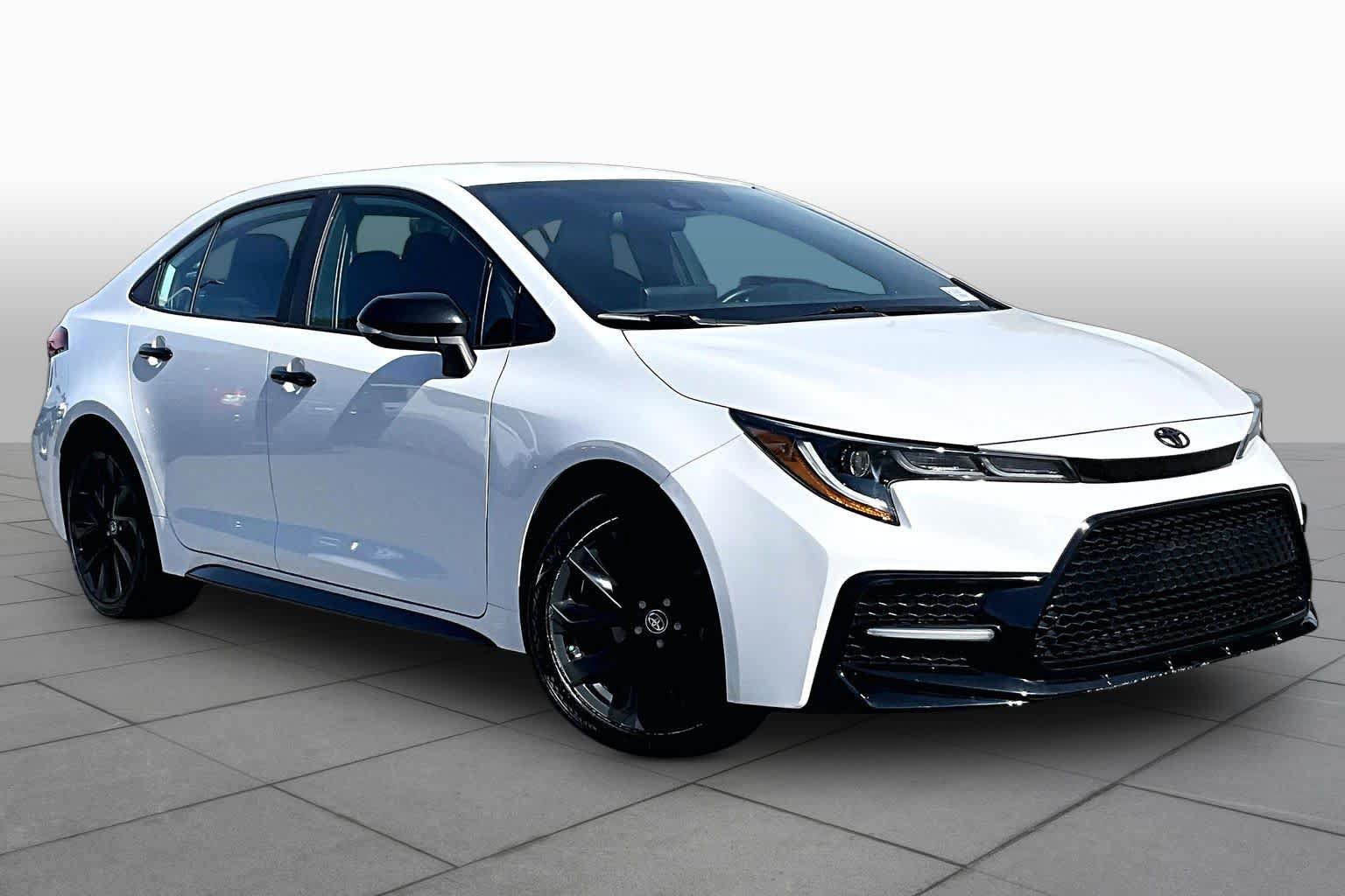 Used 2022 Toyota Corolla SE FWD image 3