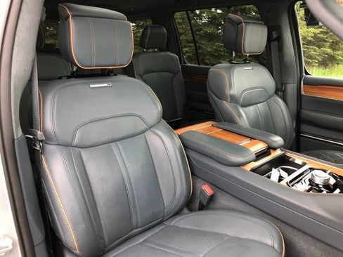 Used 2022 Jeep Grand Wagoneer Series II w/ Convenience Group III image 22