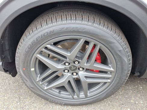 New 2026 Ford Explorer ST-Line w/ ST-Line Street Pack image 4