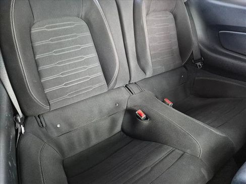 Used 2017 Ford Mustang Coupe RWD image 18