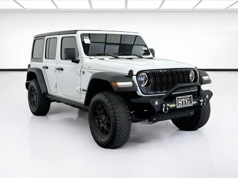 Used 2024 Jeep Wrangler Unlimited AWD/4WD image 3