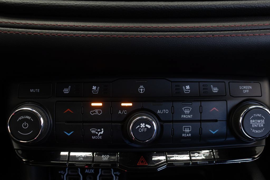 Used 2022 Dodge Durango R/T RWD image 34