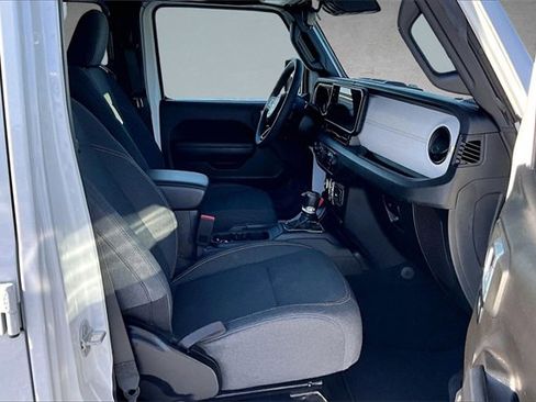 Used 2024 Jeep Wrangler Unlimited w/ Convenience Group image 7