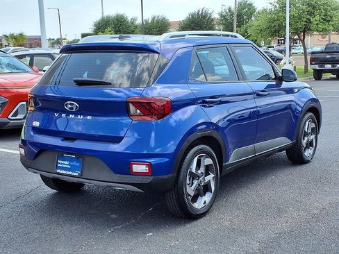 Used 2025 Hyundai Venue Limited FWD image 5
