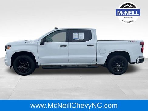Used 2025 Chevrolet Silverado 1500 Custom w/ Turbomax Blackout Package image 4