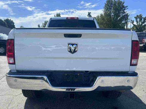 Used 2018 RAM 2500 SLT w/ Luxury Group image 7