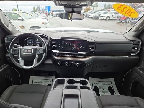 Used 2023 GMC Sierra 1500 Elevation AWD/4WD image 3