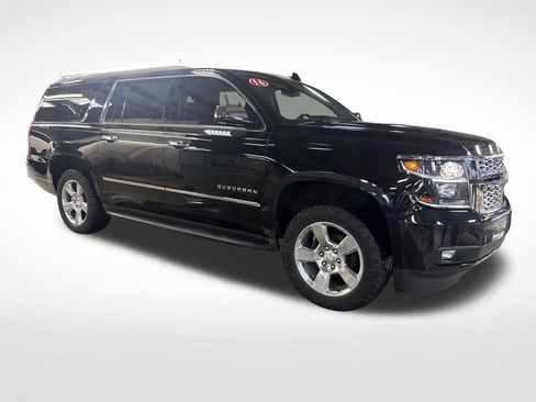 Used 2016 Chevrolet Suburban LT image 7