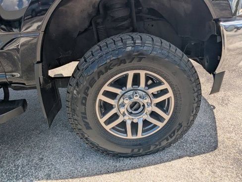 Used 2018 Ford F350 Lariat w/ Lariat Value Package AWD/4WD image 12