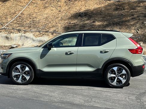 Certified 2023 Volvo XC40 B4 Ultimate FWD image 8