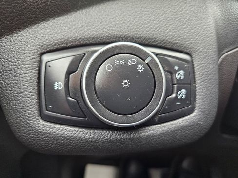 Used 2015 Ford Escape SE image 31