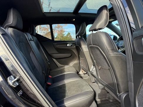 Used 2020 Volvo XC40 T5 R-Design w/ Protection Package Premier image 10