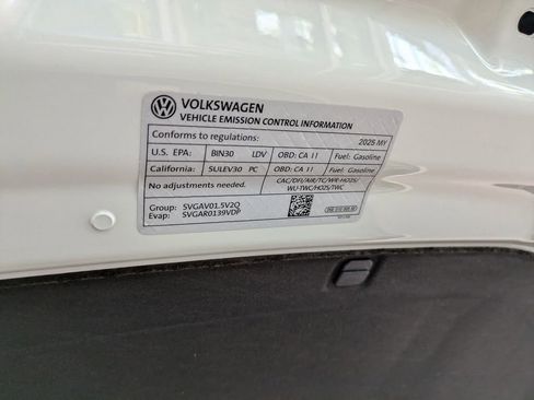 Certified 2025 Volkswagen Jetta Sport image 26