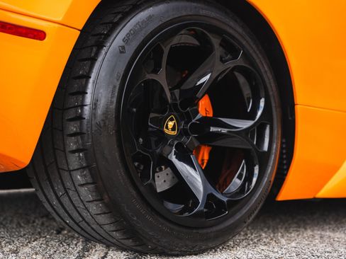 Used 2005 Lamborghini Murcielago Roadster AWD/4WD image 18