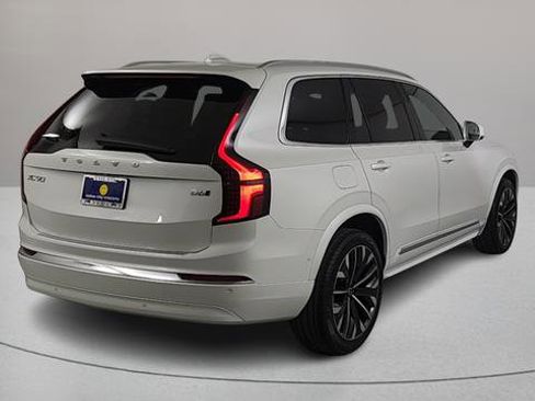 Used 2025 Volvo XC90 B6 Plus w/ Protection Package Premier AWD/4WD image 4