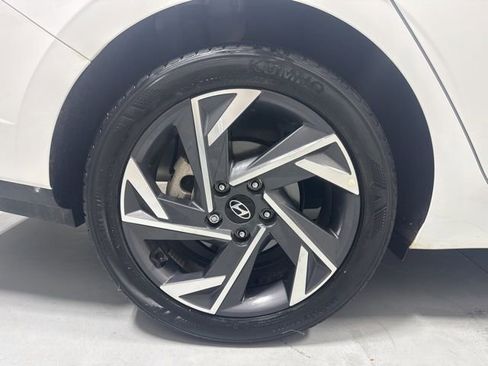 Used 2025 Hyundai Elantra Sport image 6