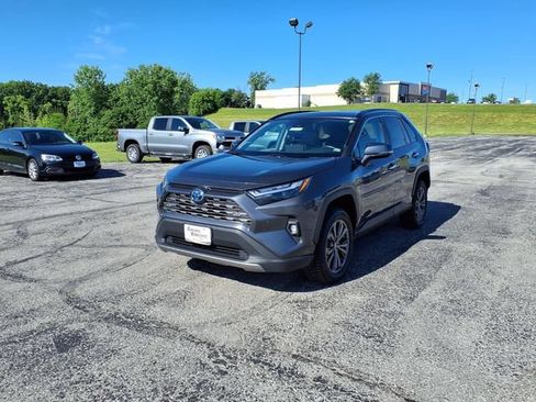 Used 2022 Toyota RAV4 Limited AWD/4WD image 41