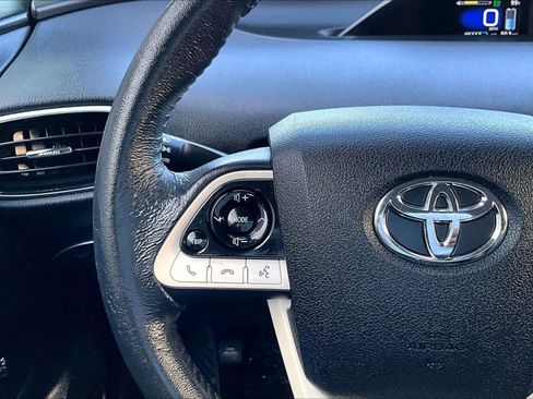 Used 2016 Toyota Prius Four FWD image 23
