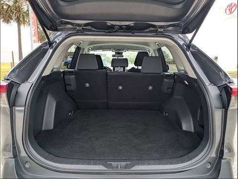 Used 2024 Toyota RAV4 XLE FWD image 29