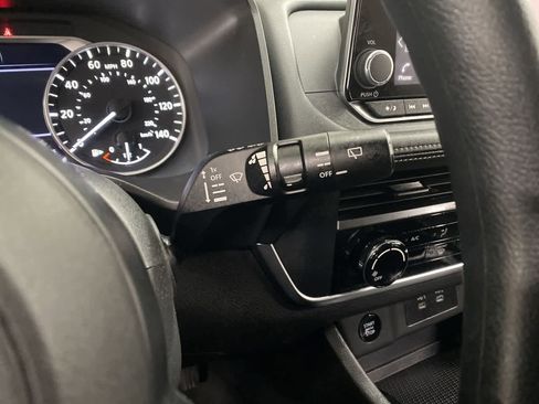 Used 2024 Nissan Rogue S image 22