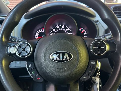 Used 2019 Kia Soul FWD image 22