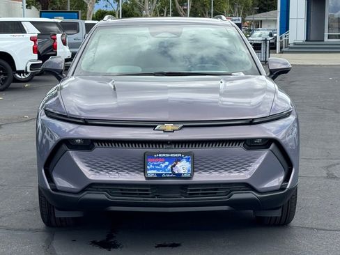 New 2026 Chevrolet Equinox EV LT FWD image 2