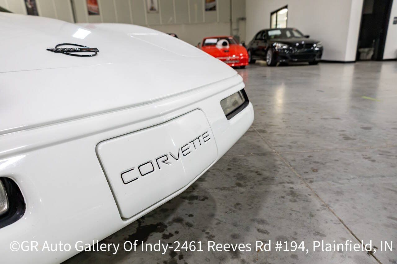 Used 1992 Chevrolet Corvette Coupe RWD image 23