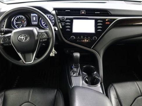 Used 2018 Toyota Camry LE FWD image 2