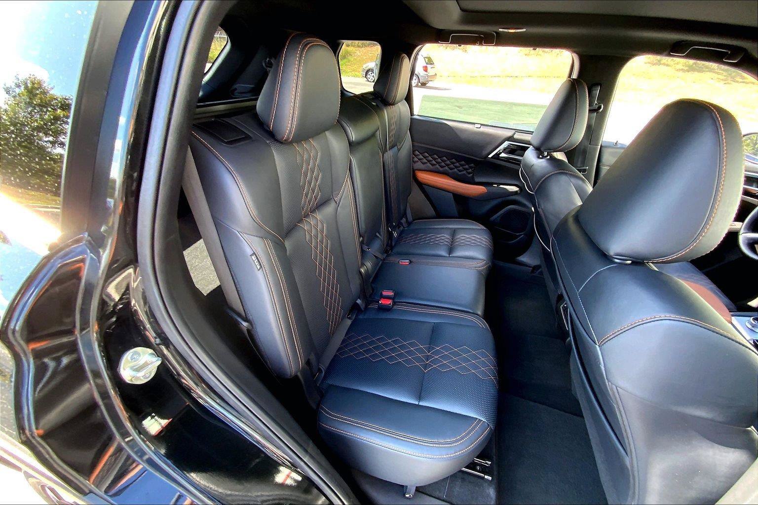 Used 2023 Mitsubishi Outlander SEL 40th Anniversary AWD/4WD image 25