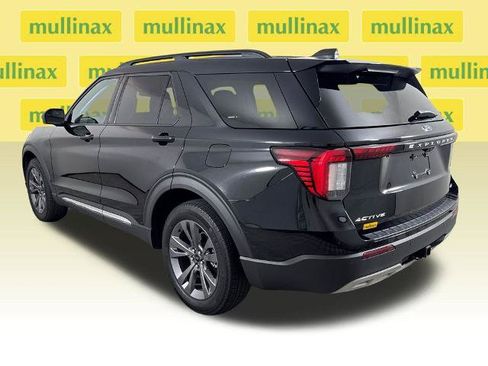 Certified 2025 Ford Explorer Active w/ Active Comfort Package AWD/4WD image 4