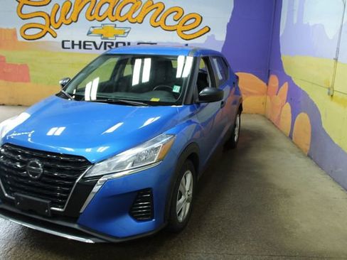Used 2021 Nissan Kicks S FWD image 4