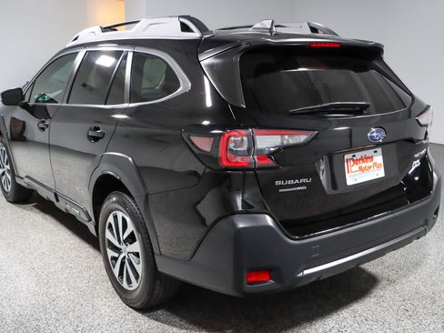Used 2024 Subaru Outback Premium AWD/4WD image 9
