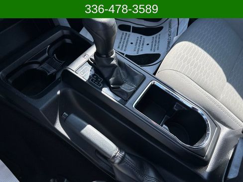 Used 2018 Toyota Tacoma SR image 21