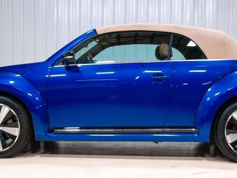 Used 2013 Volkswagen Beetle 2.0T image 2