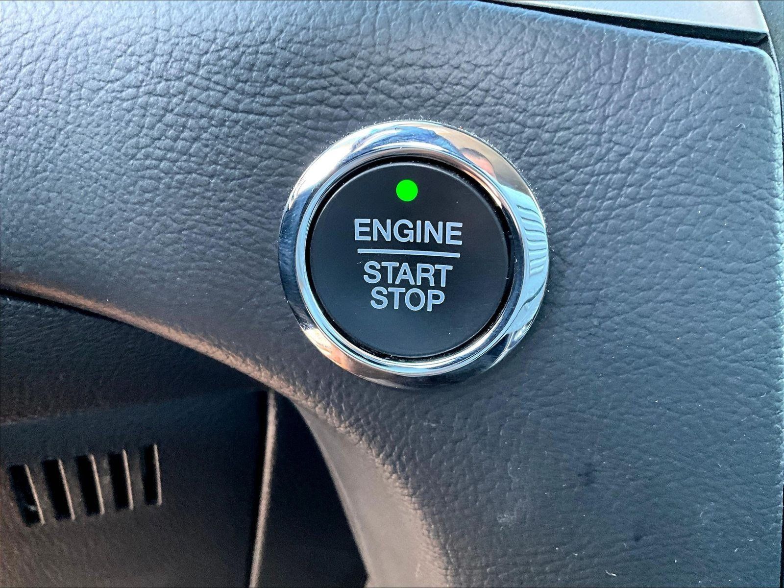 Used 2019 Ford Edge SEL w/ Equipment Group 201A AWD/4WD image 32