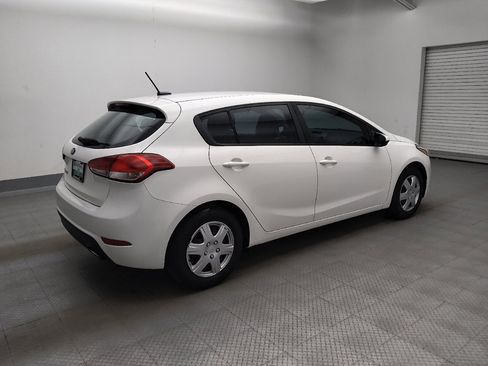 Used 2017 Kia Forte LX FWD image 10