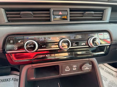 Used 2023 Honda Pilot Elite image 16