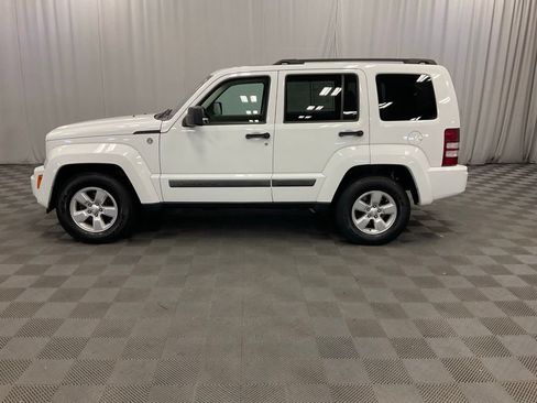 Used 2012 Jeep Liberty Sport w/ Popular Equipment Group AWD/4WD image 15