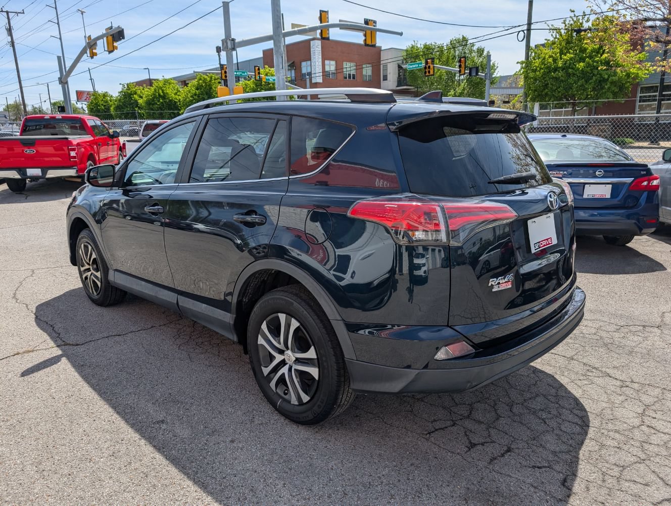 Used 2017 Toyota RAV4 LE FWD image 8