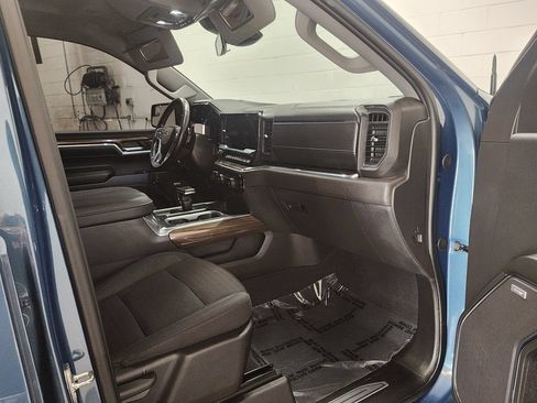 Used 2024 Chevrolet Silverado 1500 LT Trail Boss w/ Convenience Package II AWD/4WD image 36
