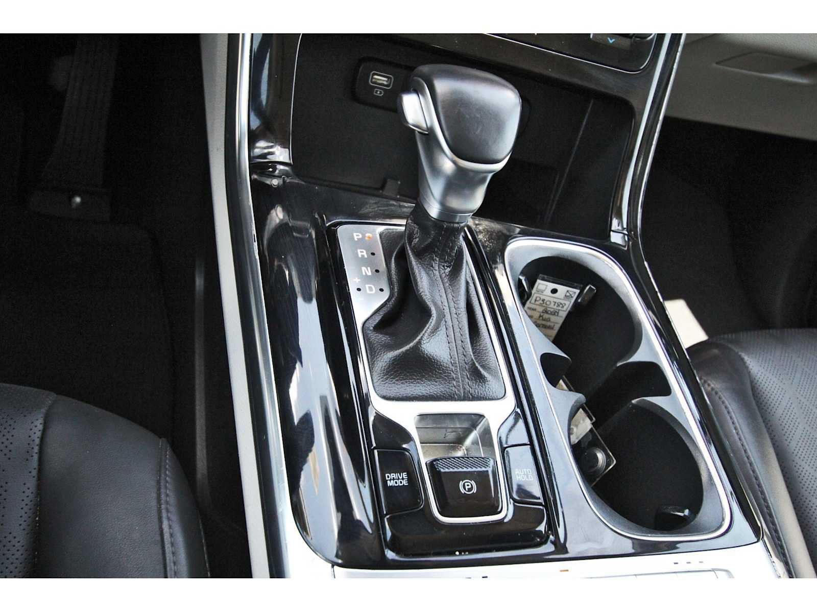 Used 2024 Kia Carnival EX FWD image 27