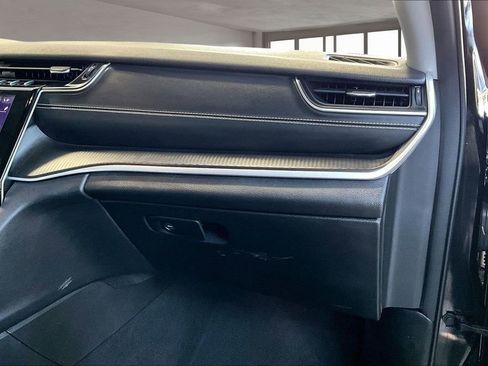 Used 2023 Jeep Grand Cherokee Laredo w/ Luxury Tech Group I image 18