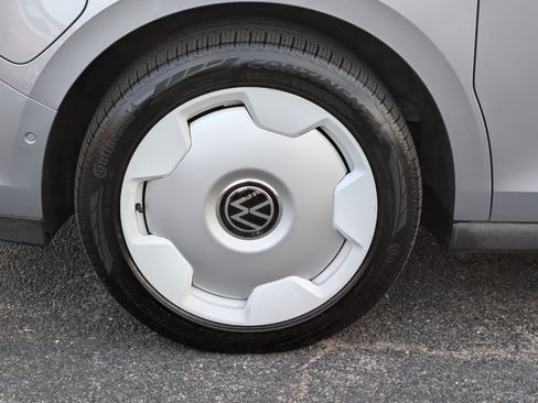 Used 2025 Volkswagen ID. Buzz 1st Edition AWD/4WD image 10