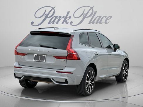 Used 2025 Volvo XC60 B5 Plus AWD/4WD image 8