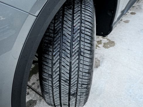 Used 2025 Honda Prologue EX image 12