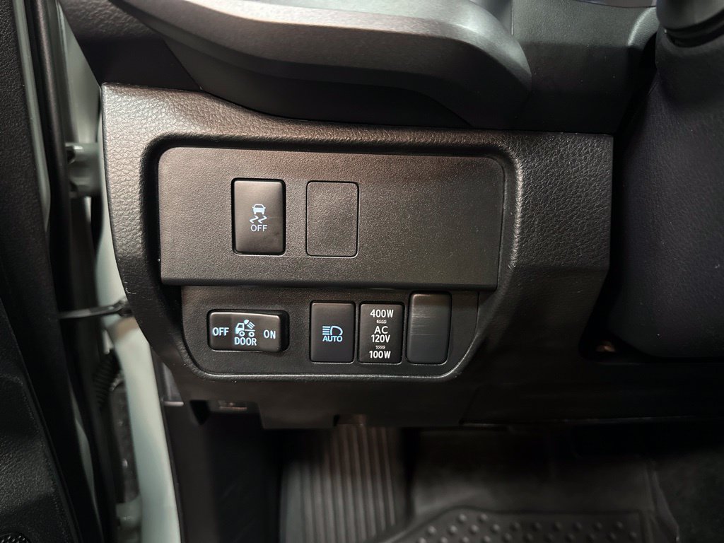 Used 2023 Toyota Tacoma TRD Sport w/ Technology Package AWD/4WD image 32
