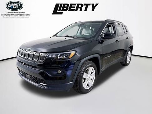 Used 2022 Jeep Compass Latitude FWD image 3